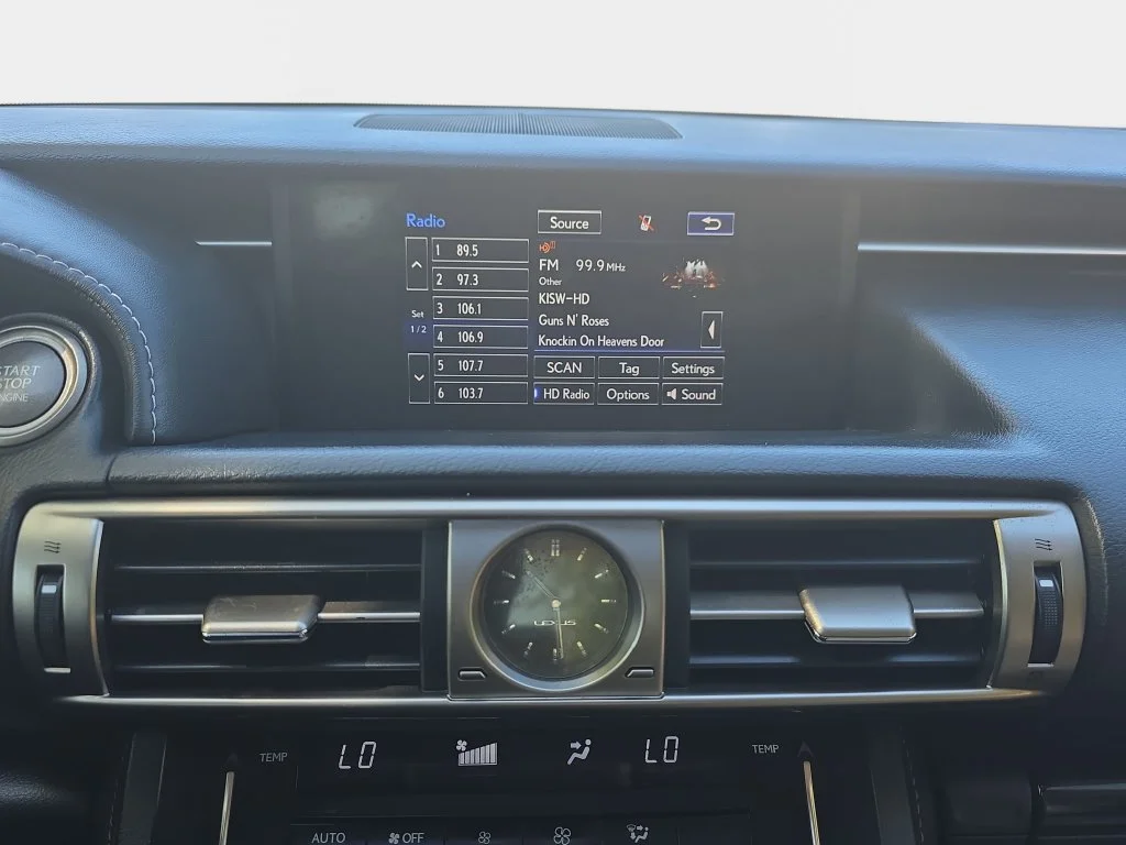 Used 2014  Lexus 250 image 23