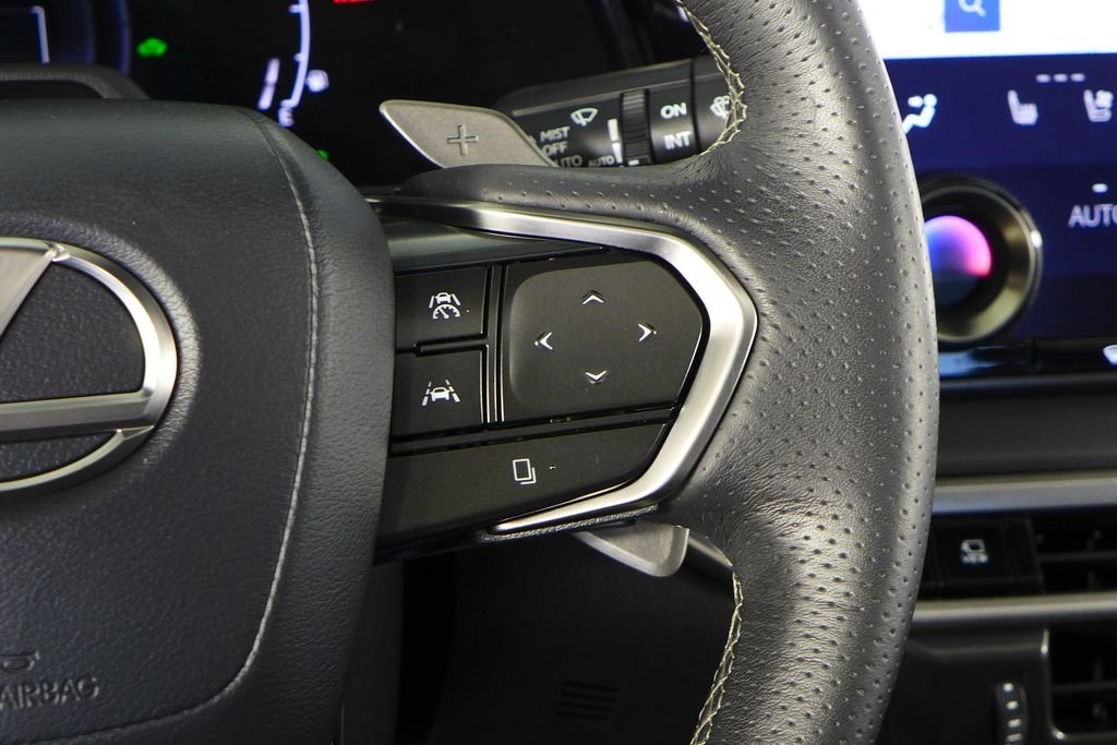 Used 2023 Ultra White Lexus 500h F SPORT Performance image 30