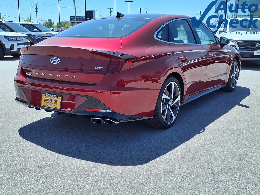Used 2023 Red Hyundai SEL Plus image 6