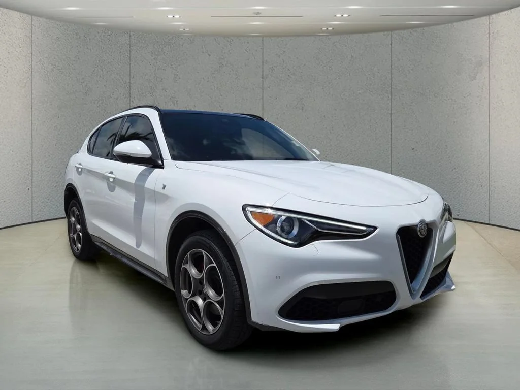 Certified Used 2022 Alfa White Alfa Romeo Ti image 13