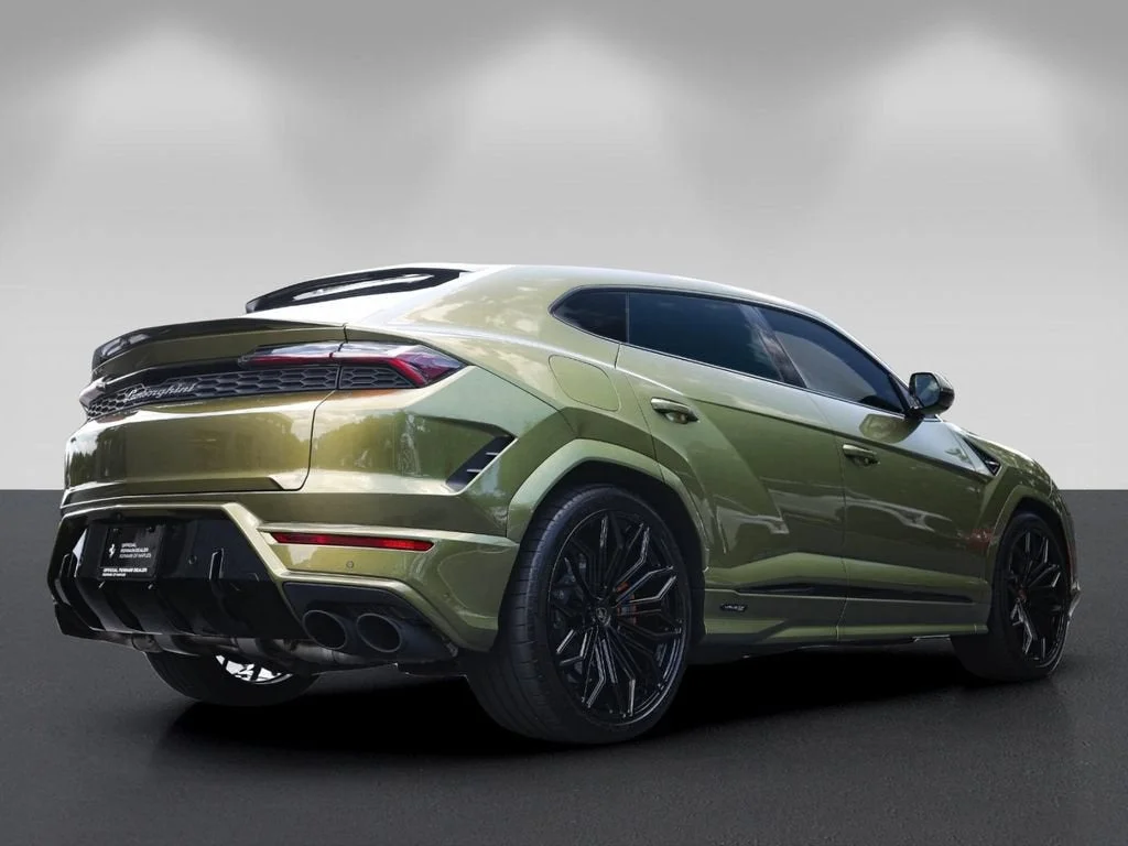 Used 2026 Verde Gea Lucido Metallic Lamborghini SE image 3