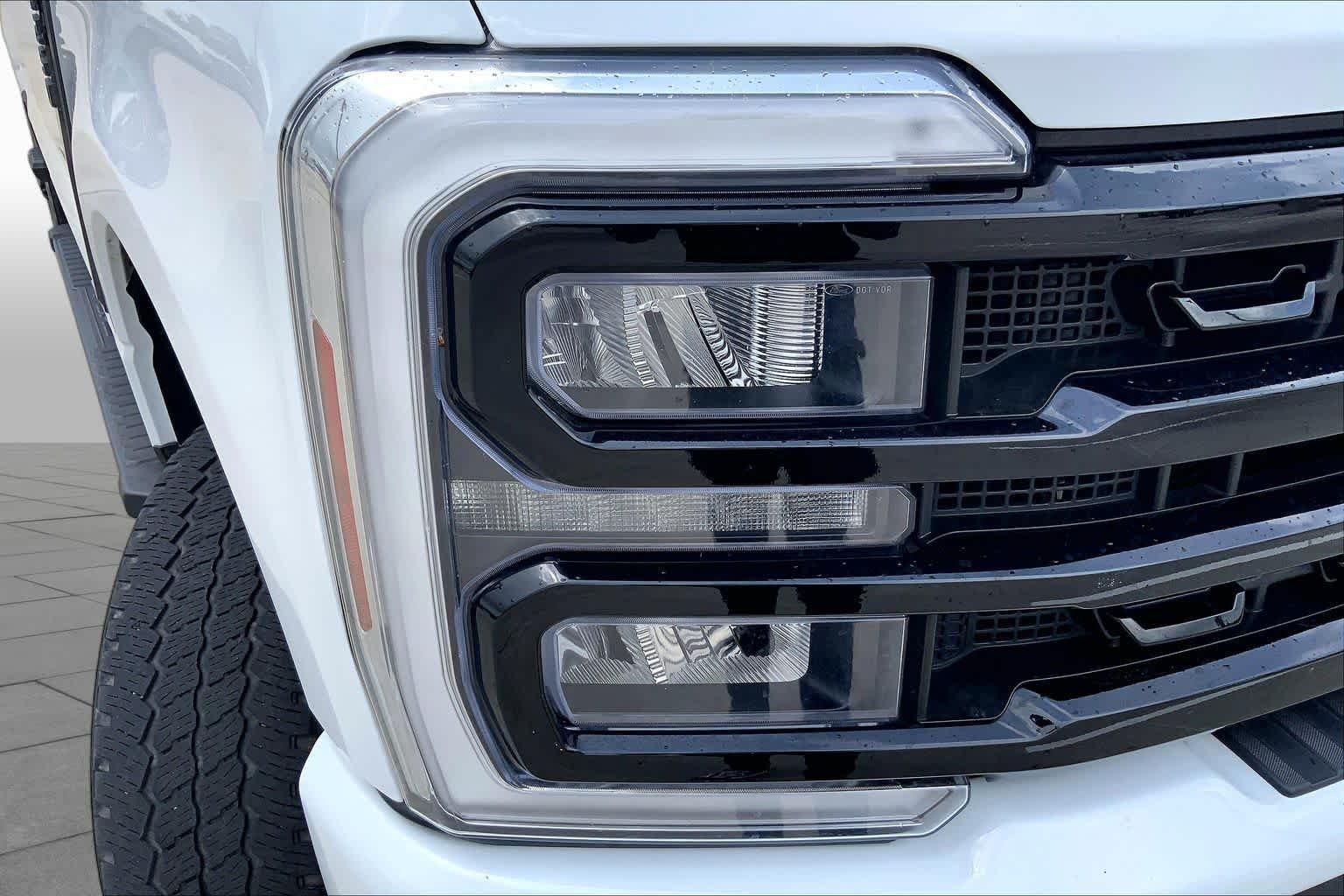 Used 2024 Oxford White Ford LARIAT image 26