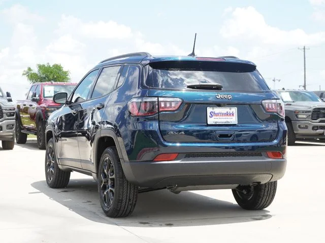 New 2026 Fathom Blue Pearl-Coat Exterior Paint Jeep Latitude image 7