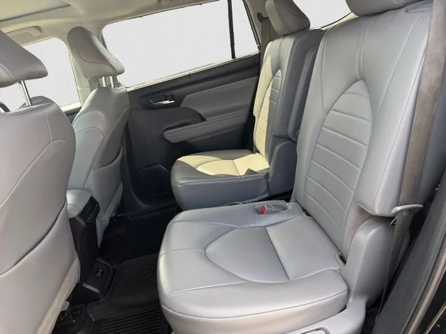 Used 2021 Black Toyota XLE image 14