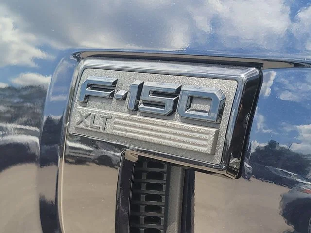 Used 2025 Blue Ford XLT image 9