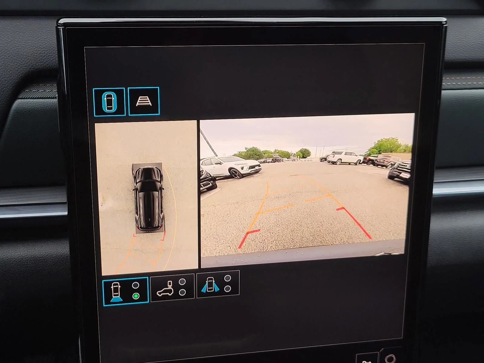 2026 GMC Terrain AT4 - Photo 9