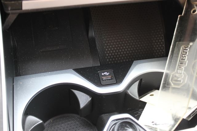 Used 2022 Blue BMW xDrive40i image 11