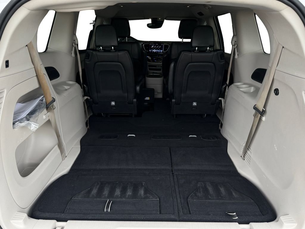 Used 2024 White Chrysler Touring L image 13