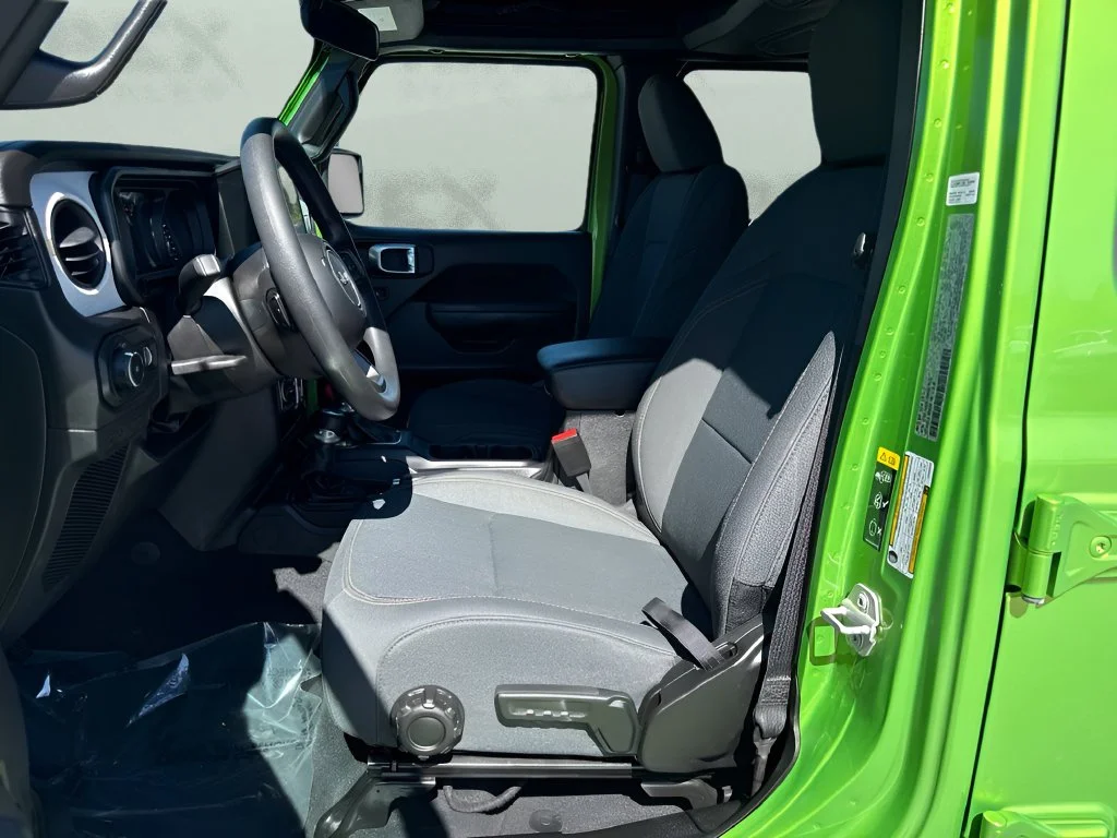 Used 2025 Green Jeep Sport image 9