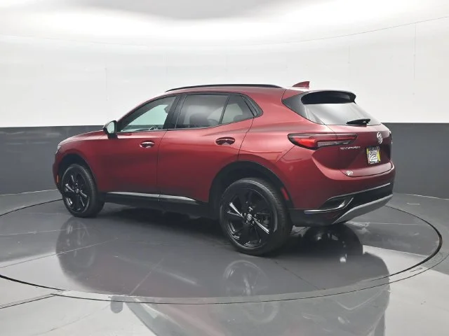 Used 2022 Red Buick Preferred image 7