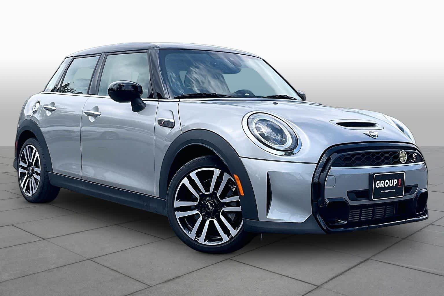 Used 2024 Melting Silver III Metallic MINI Cooper S image 2