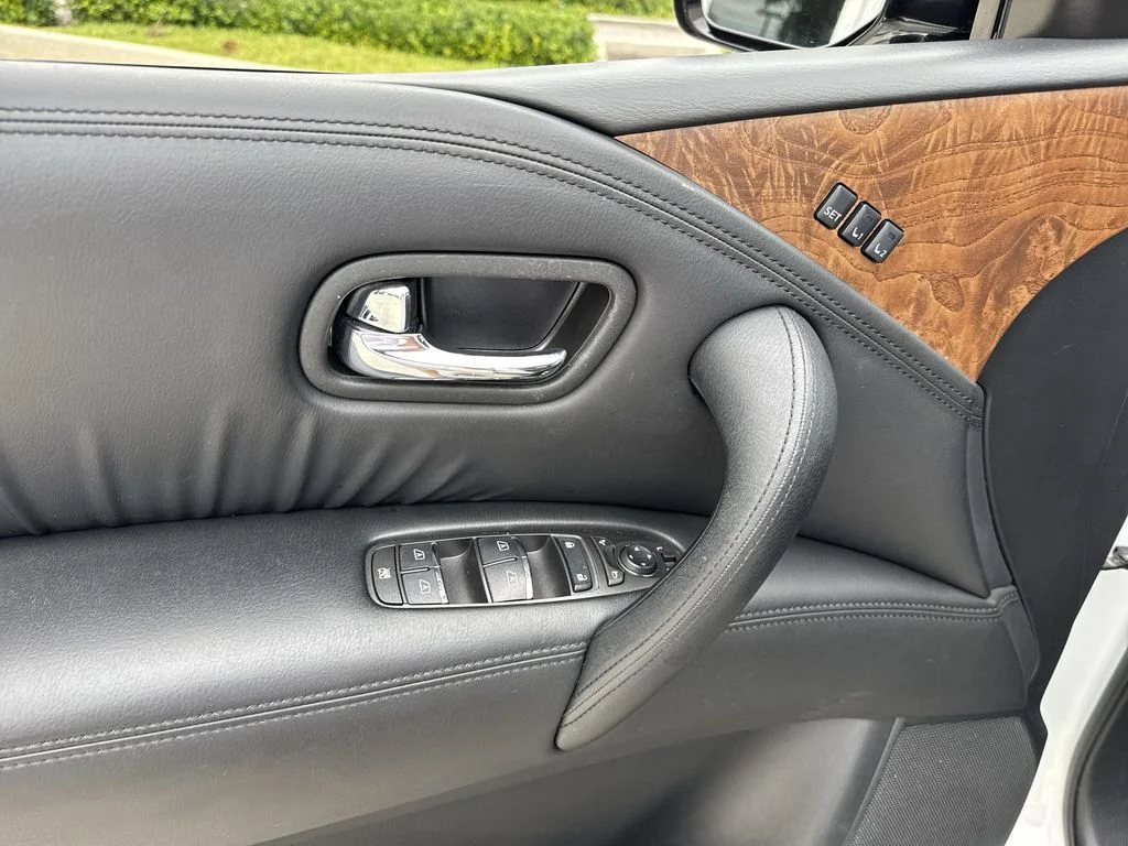Used 2024 Aspen White Nissan SL image 40