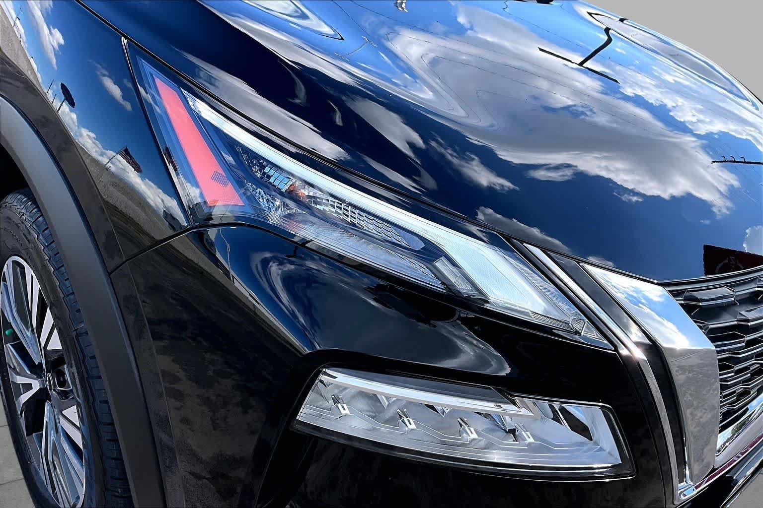 Used 2023 Super Black Nissan SV image 25