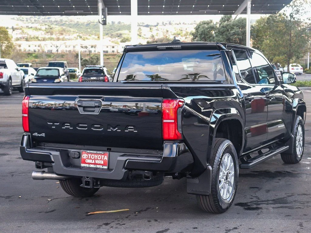 2026 Toyota Tacoma SR5 - Photo 6