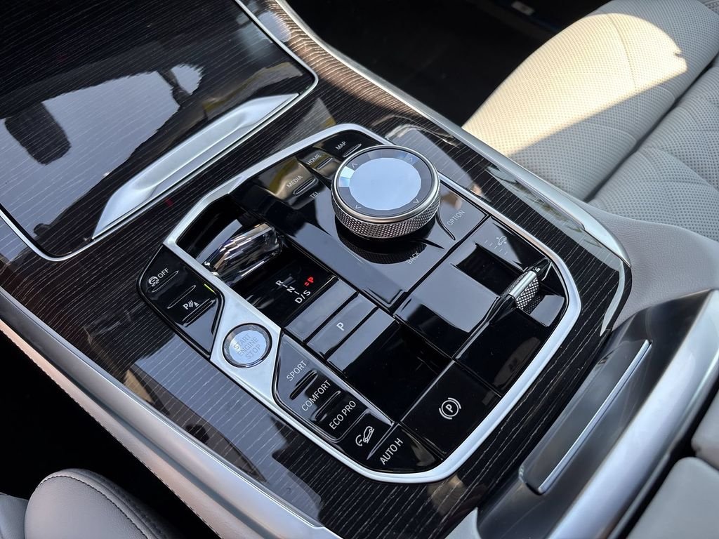 New 2027 Alpine White BMW xDrive40i image 19