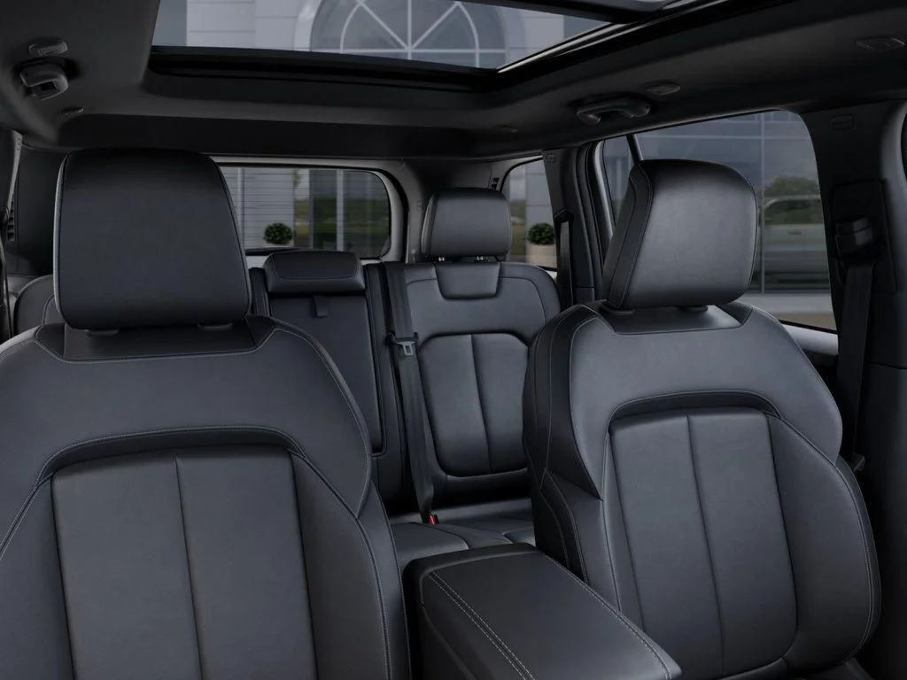 New 2026 Bright White Clear-Coat Exterior Paint Jeep Limited image 26