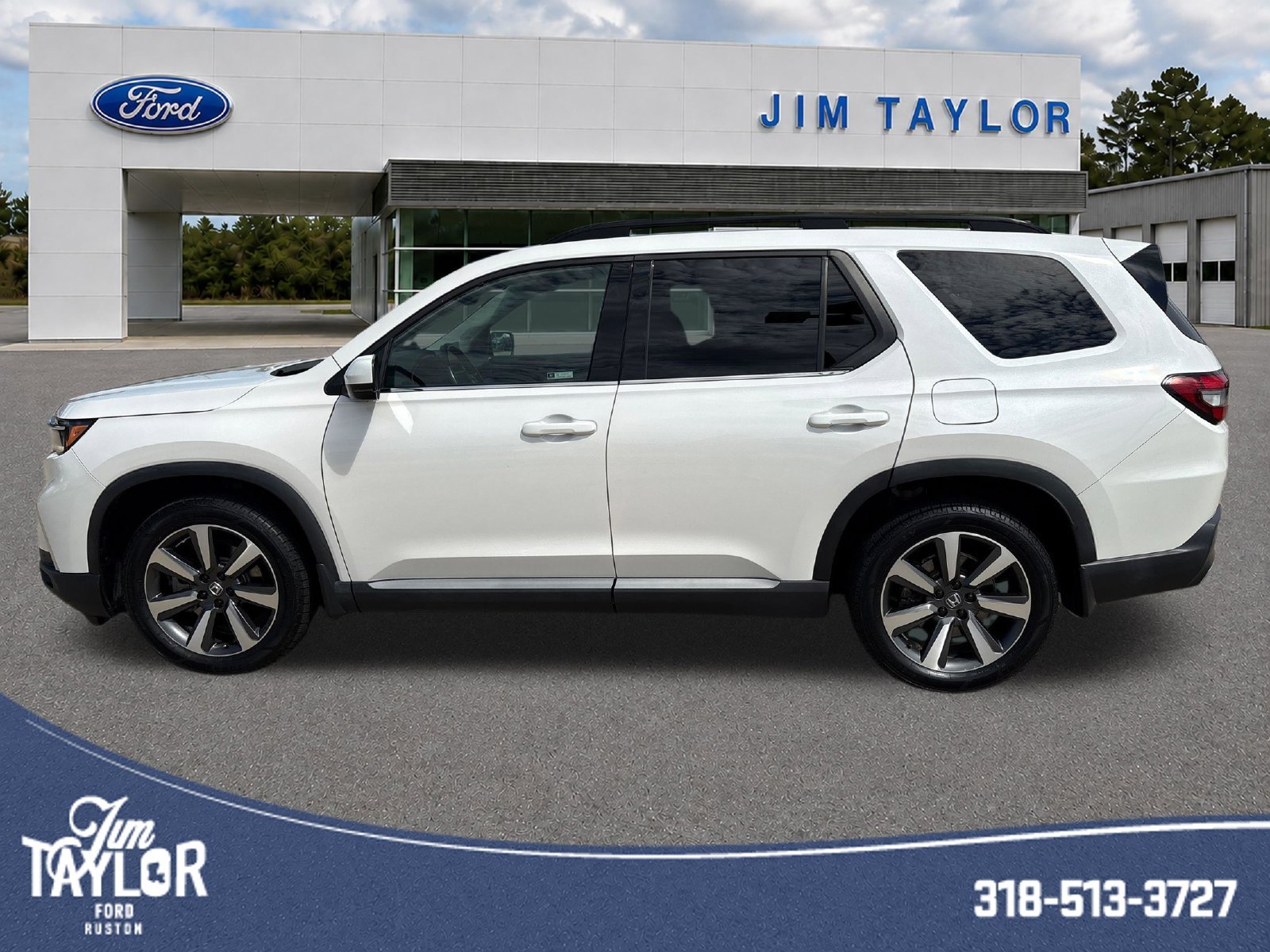 Used 2024 White Honda Touring image 7