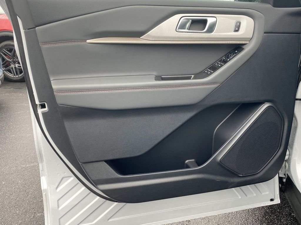 New 2026 Space White Metallic Ford Active image 12
