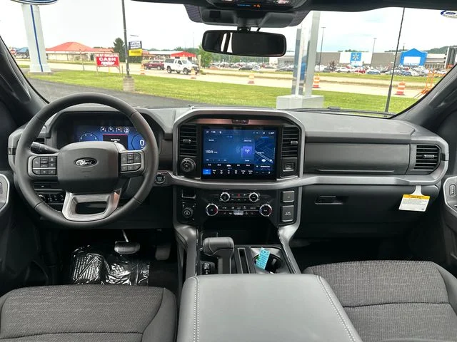 New 2026 Carbonized Gray Metallic Ford XLT image 15