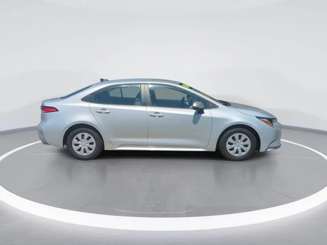Used 2022 Silver Toyota L image 9