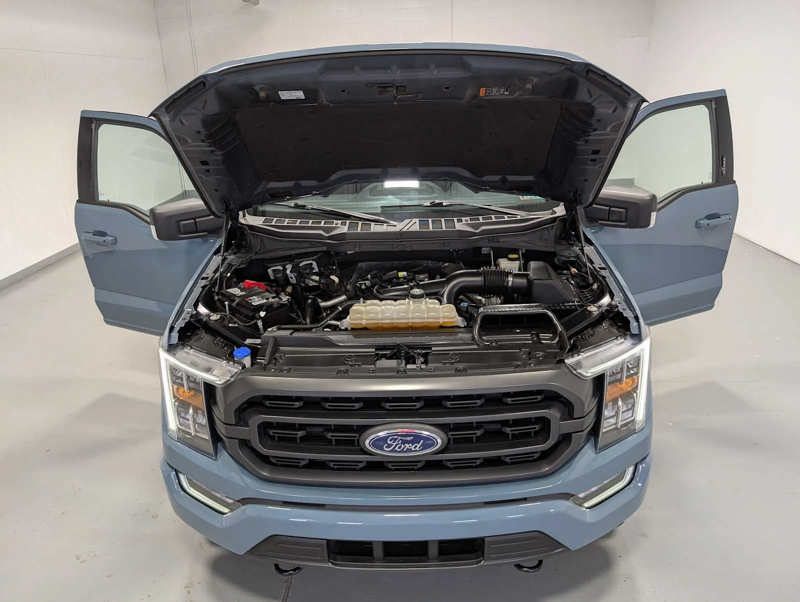 Used 2023 Area 51 Blue Ford XLT image 14