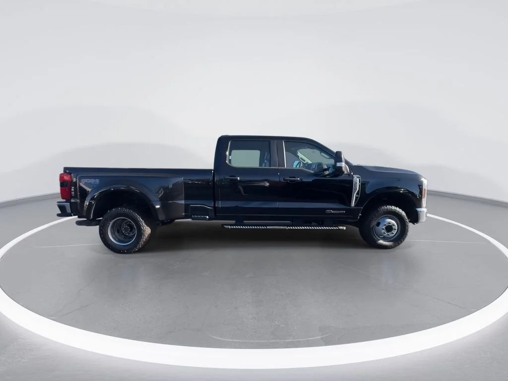 Used 2024 Black Ford XL image 9