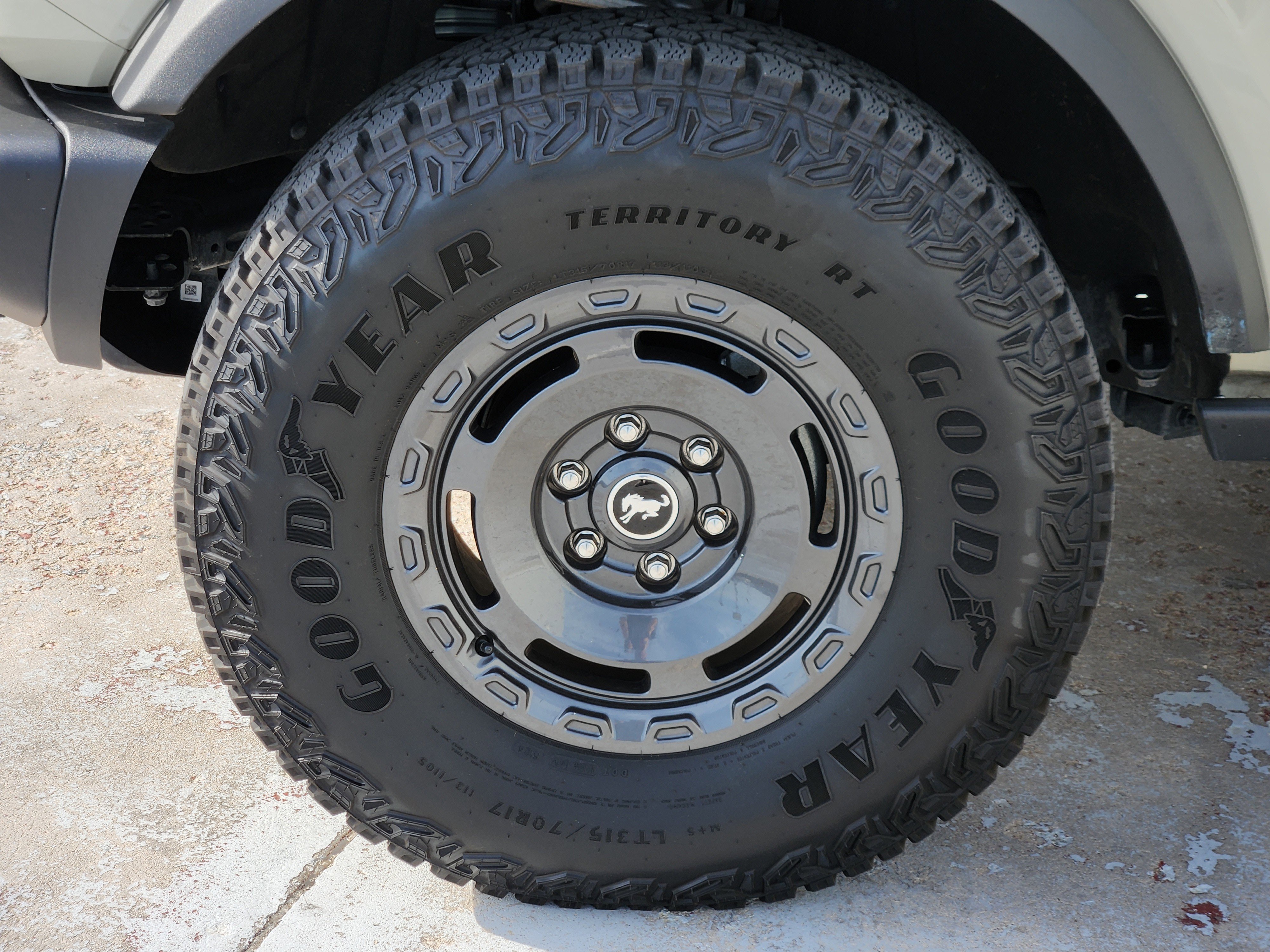 Used 2025 Desert Sand Ford Badlands image 14