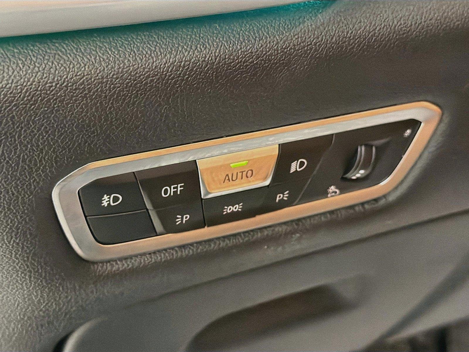 Used 2021 Manhattan Green Metallic BMW xDrive40i image 10