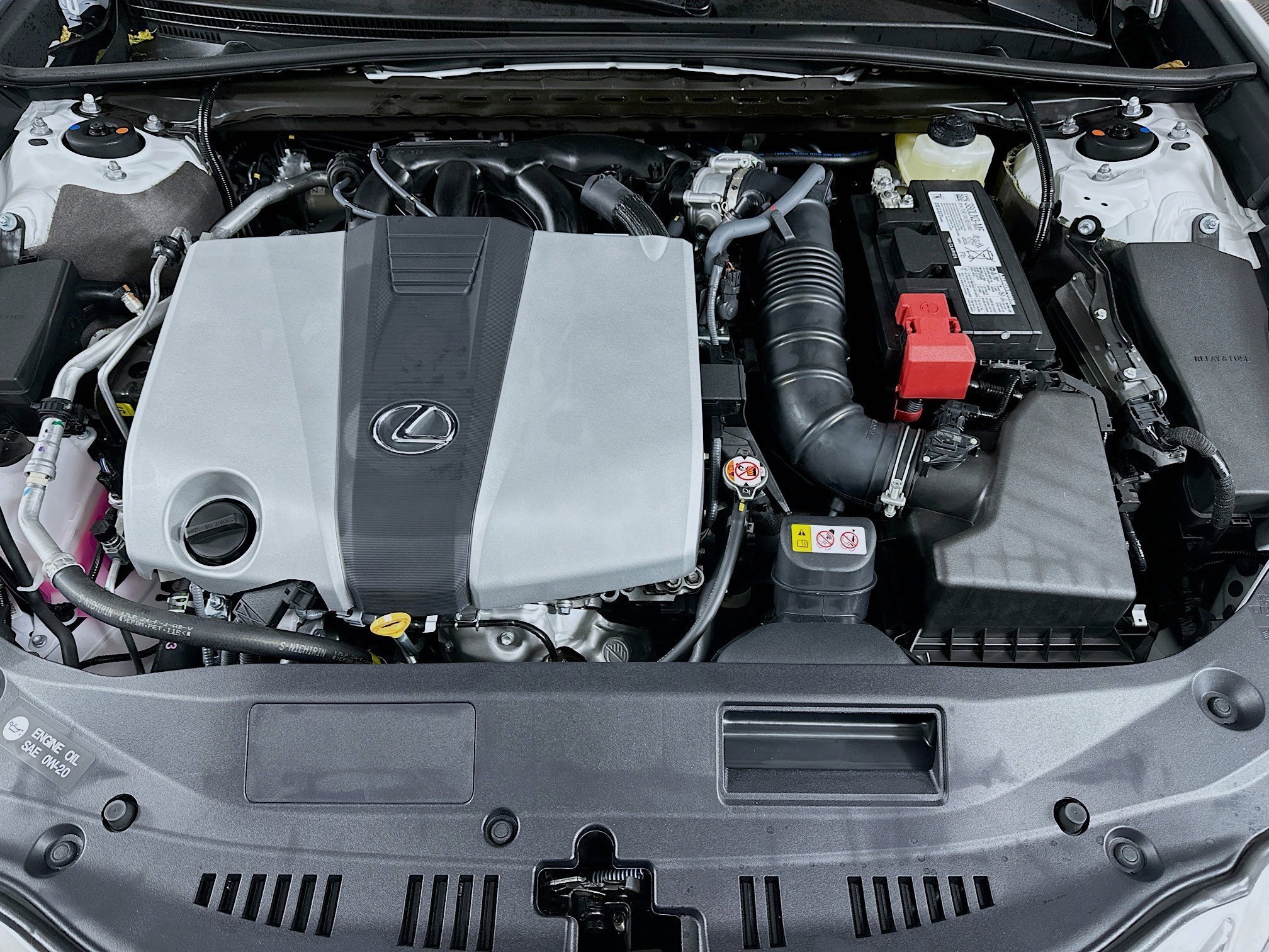 2025 Lexus ES 350 - Photo 29