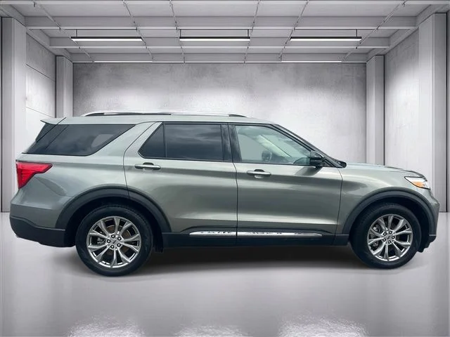 Used 2020 Green Ford Limited image 2