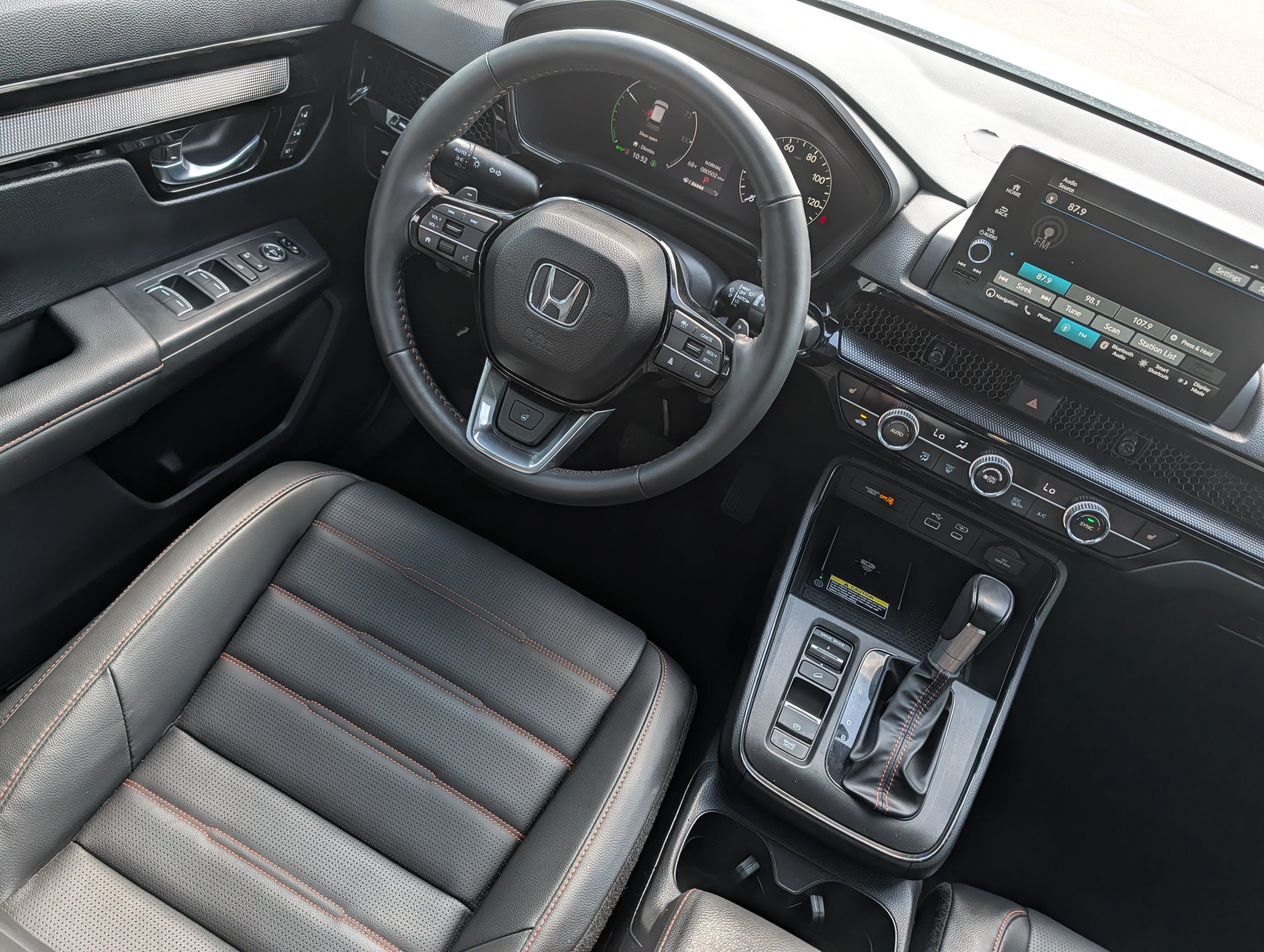 Used 2025 Platinum White Pearl Honda Sport Touring image 9