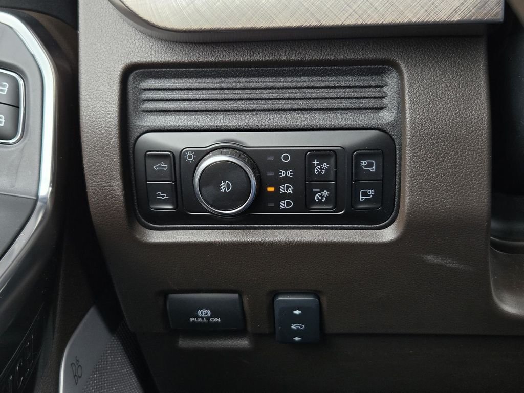 Used 2025 Brown Ford King Ranch image 17