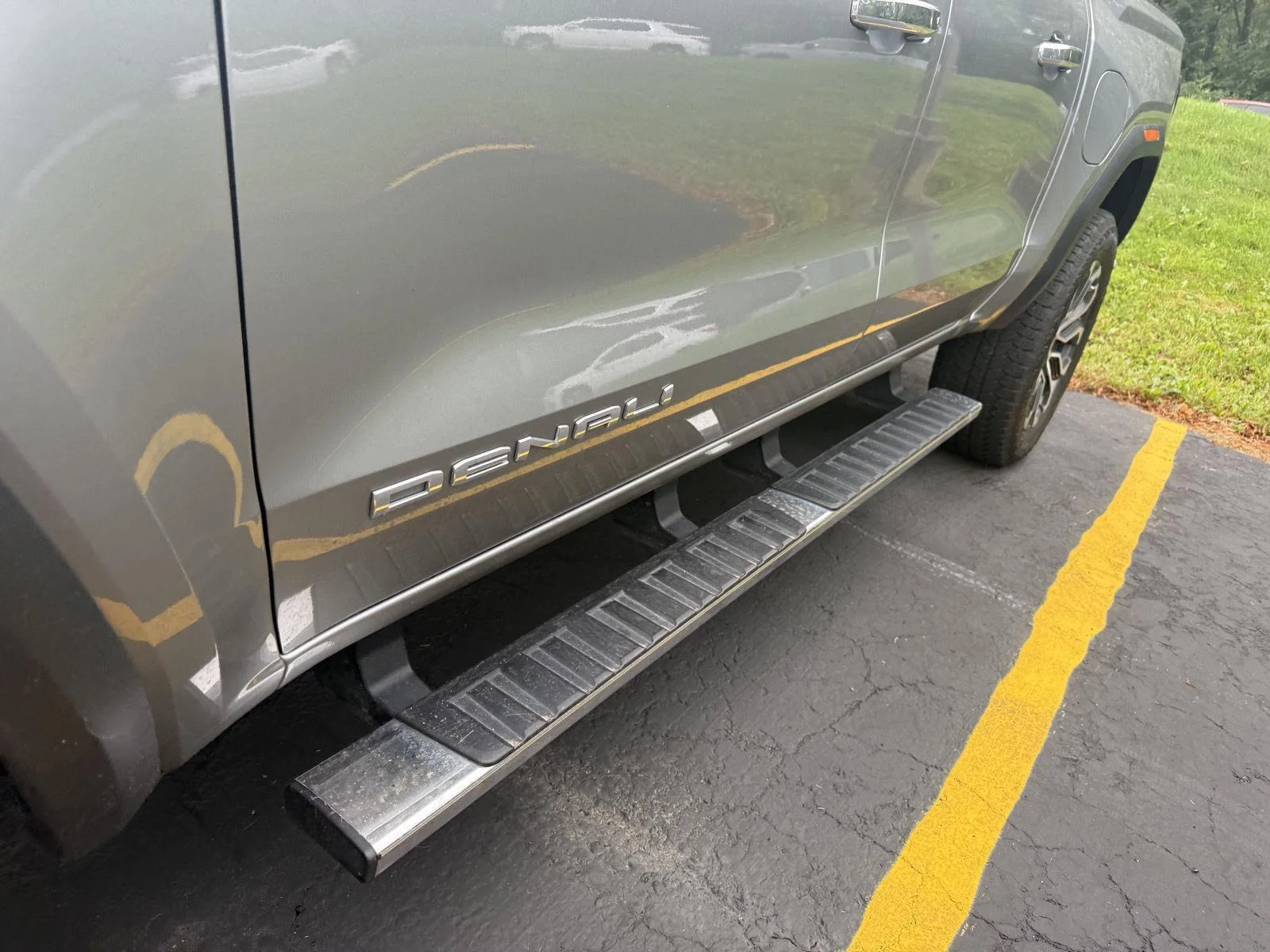 Used 2023 Sterling Metallic GMC Denali image 5