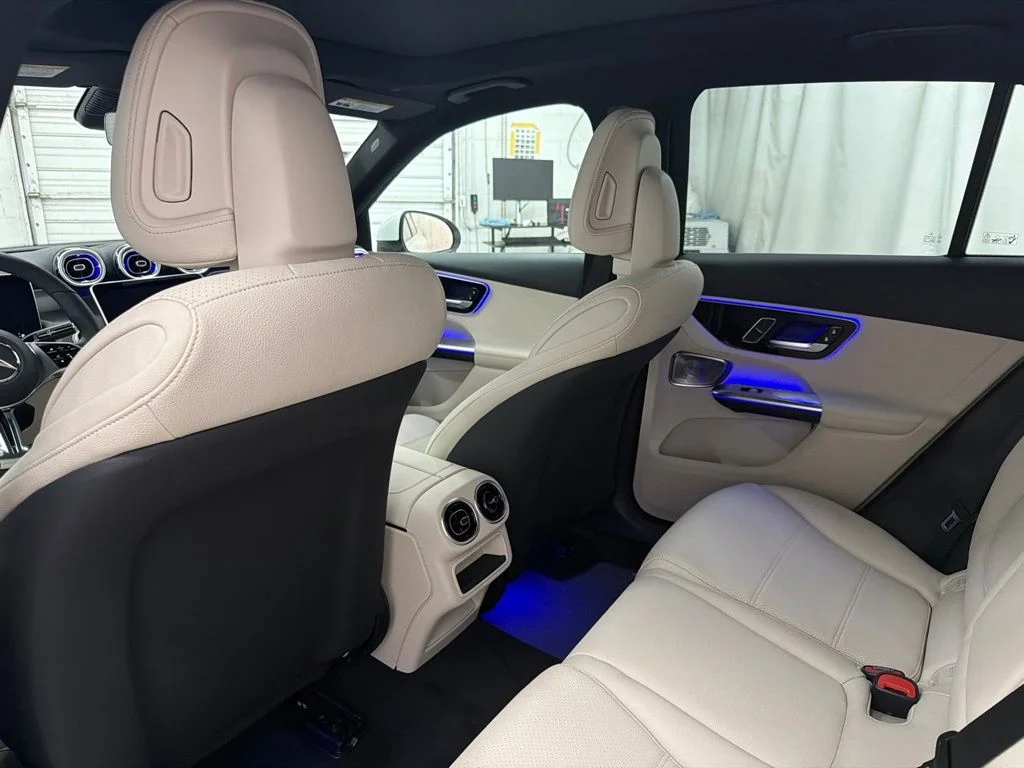 New 2027 White Mercedes-Benz GLC 300 image 21