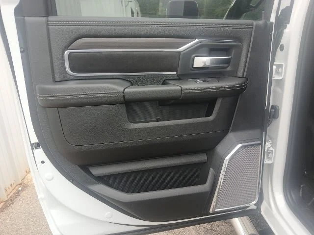 New 2026 Bright White Clear-Coat Exterior Paint RAM Laramie image 18