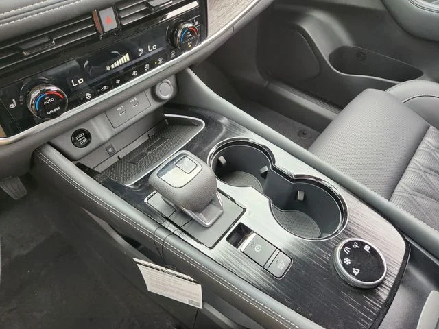 New 2026 White Nissan Platinum image 21