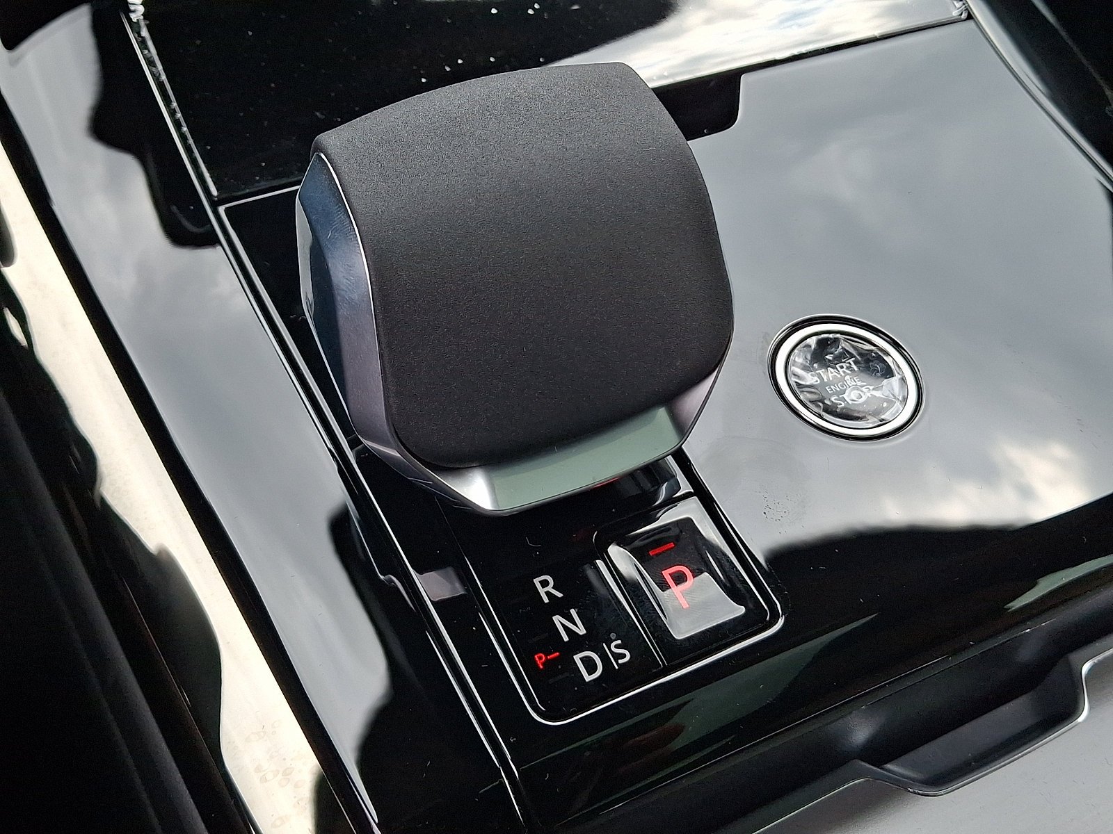New 2026 Giola Green Land Rover  image 14