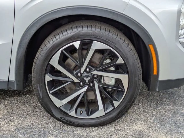 2023 Mitsubishi Outlander Plug-In Hybrid SE - Photo 11