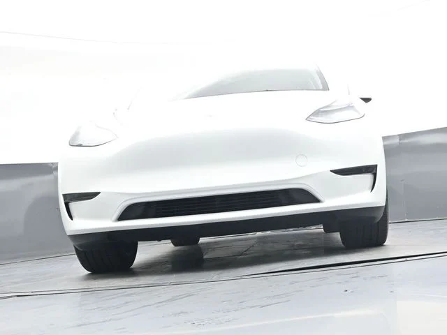 Used 2025  Tesla Long Range image 35