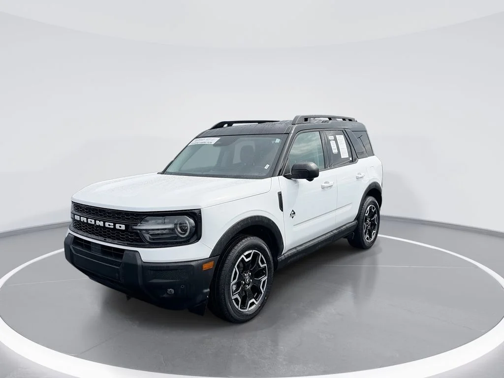 Used 2025 White Ford Outer Banks image 4