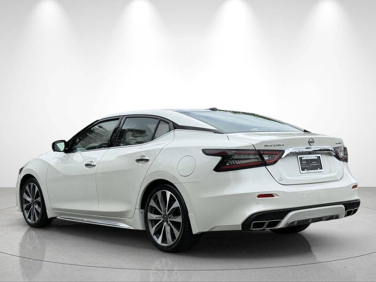 Used 2023 Pearl White Tricoat Nissan Platinum image 3