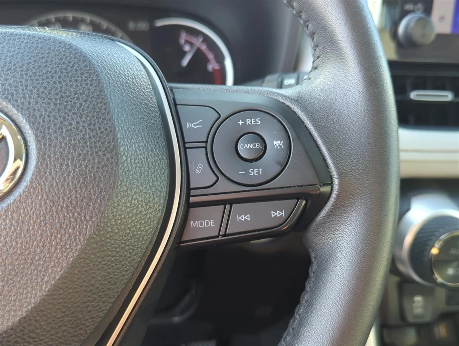 Used 2023 Magnetic Gray Metallic Toyota XLE Premium image 13