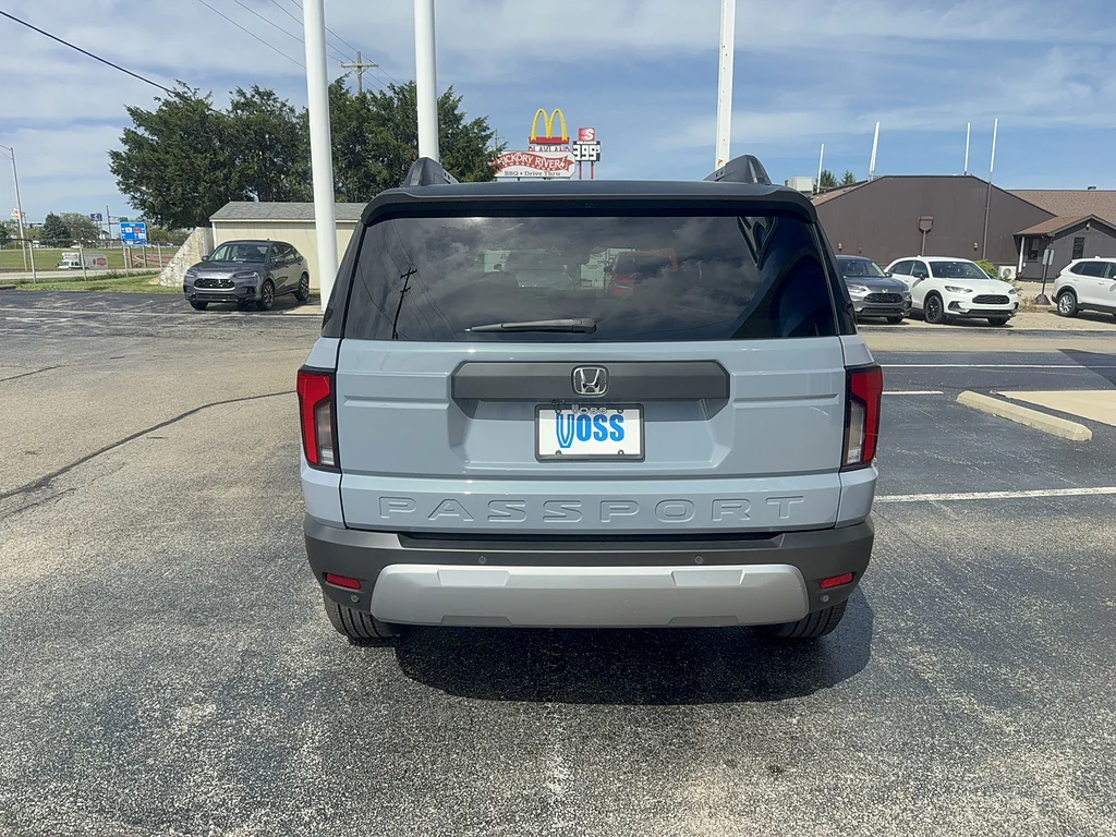 New 2026 Sonic Gray Pearl Honda RTL image 6