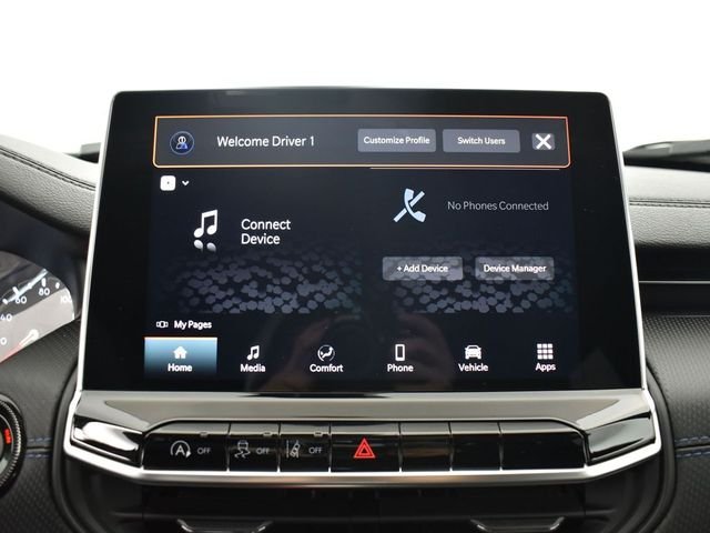 New 2026 Diamond Black Crystal Pearl-Coat Exterior Paint Jeep Latitude image 12