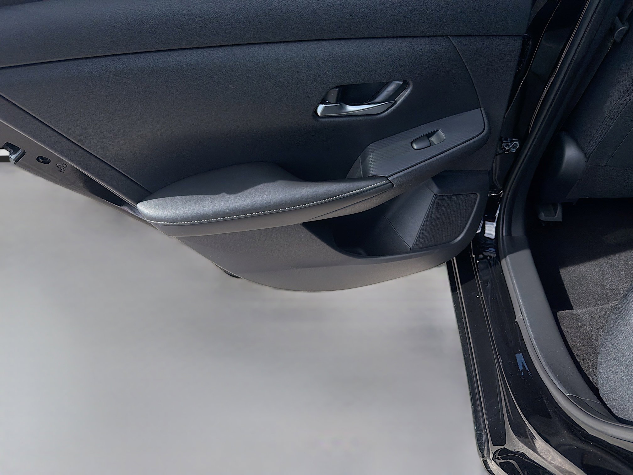 Used 2023 Super Black Nissan SV image 23