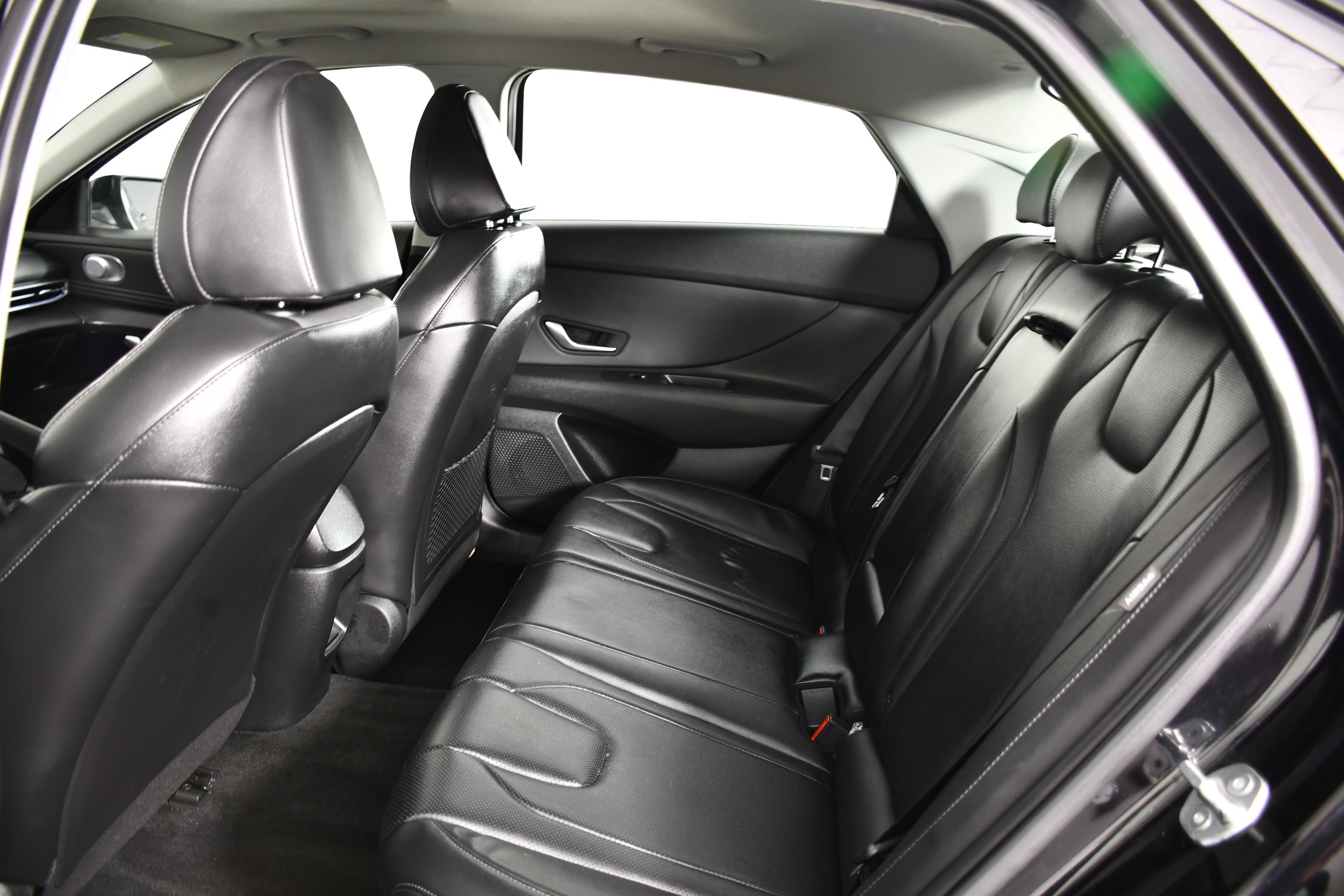Used 2025 Abyss Black Hyundai Limited image 30