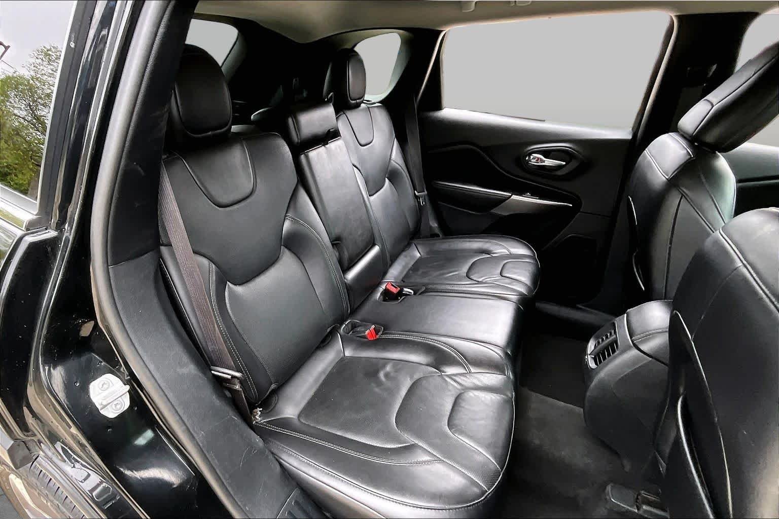 Used 2020 Diamond Black Crystal Pearlcoat Jeep Limited image 20