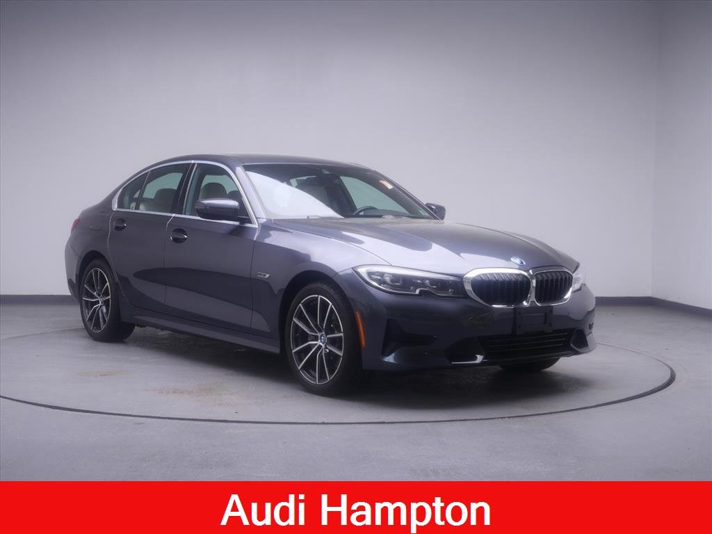 Used 2022 Mineral Grey Metallic BMW 330e xDrive image 4