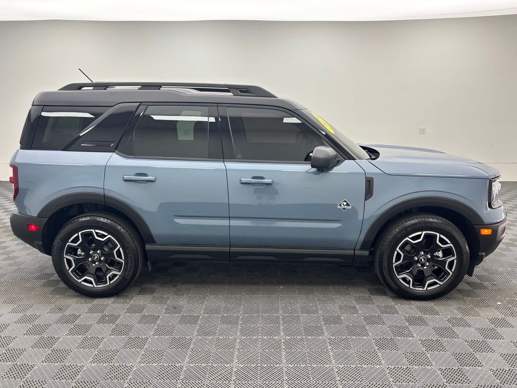 Used 2025 Azure Gray Metallic Ford Outer Banks image 6