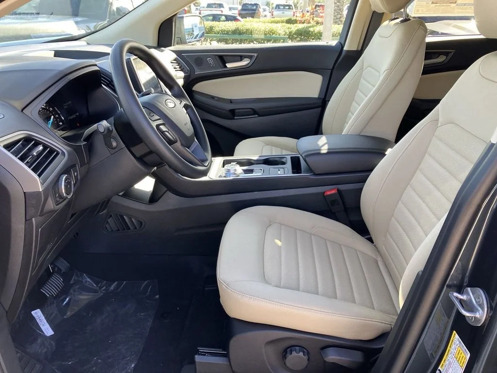 New 2024 Blue Ford SE image 21